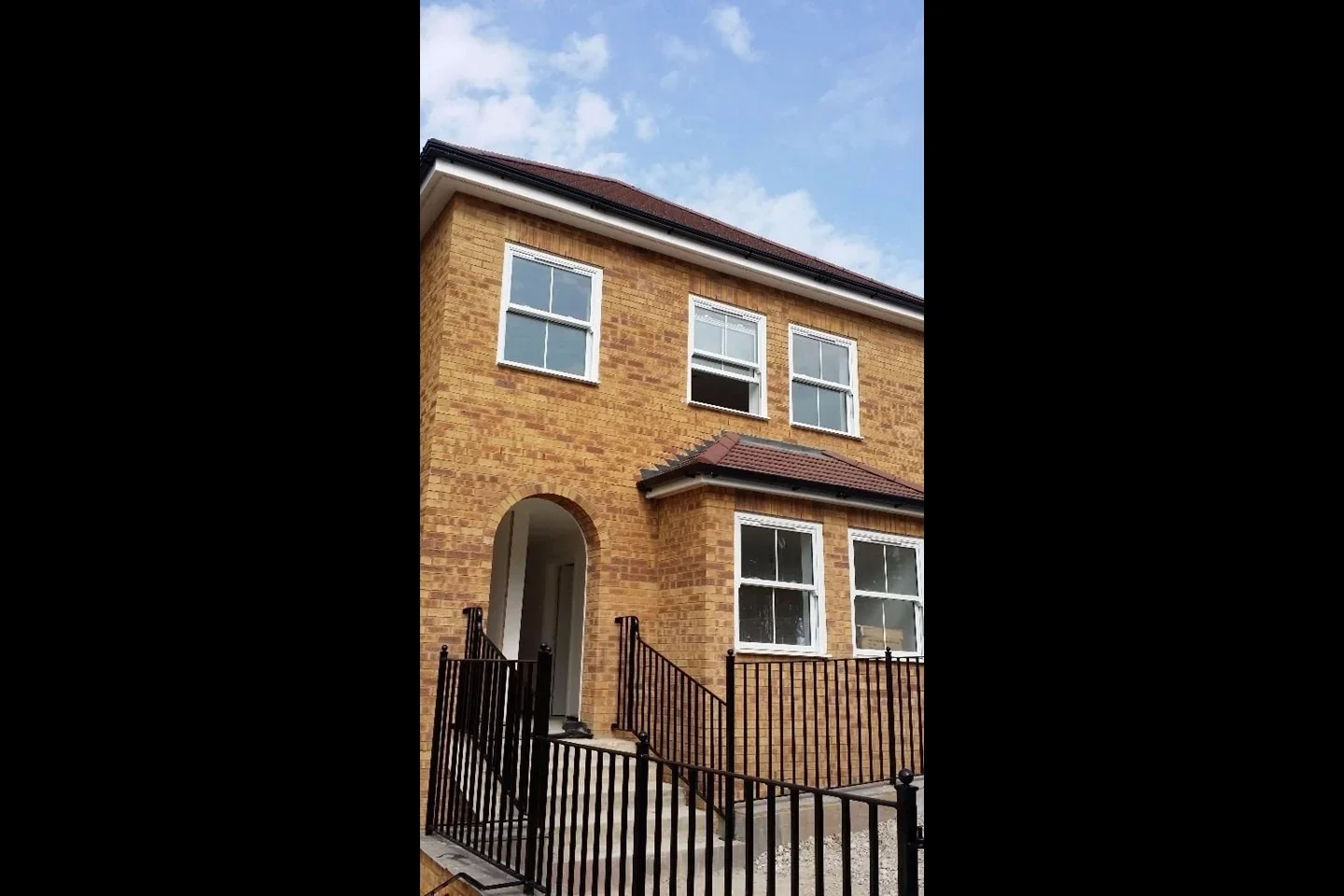 Flat Second Avenue in Greater London