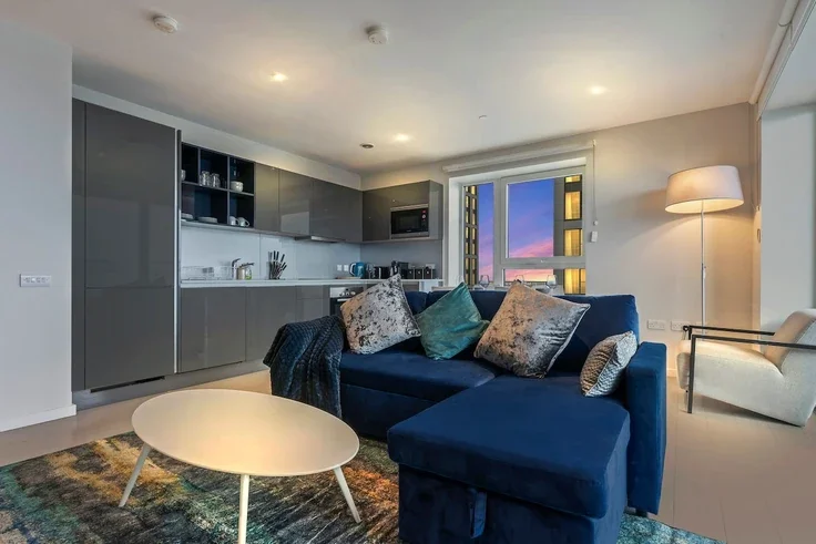 Flat Westfield Avenue in Greater London
