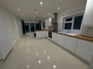 Flat Fernlea Road in Greater London