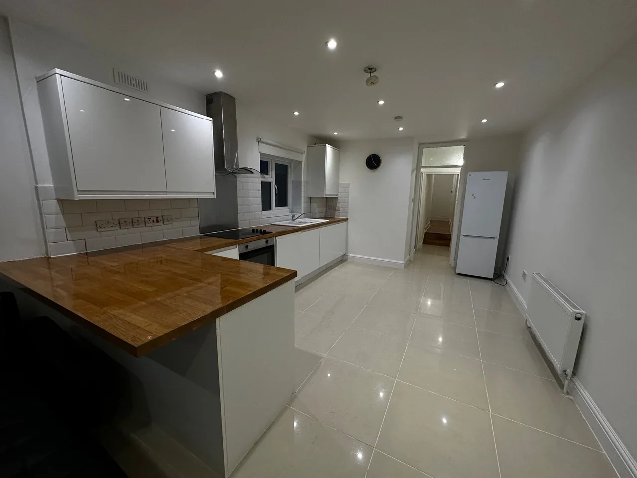 Flat Fernlea Road in Greater London