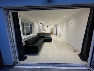 Flat Fernlea Road in Greater London