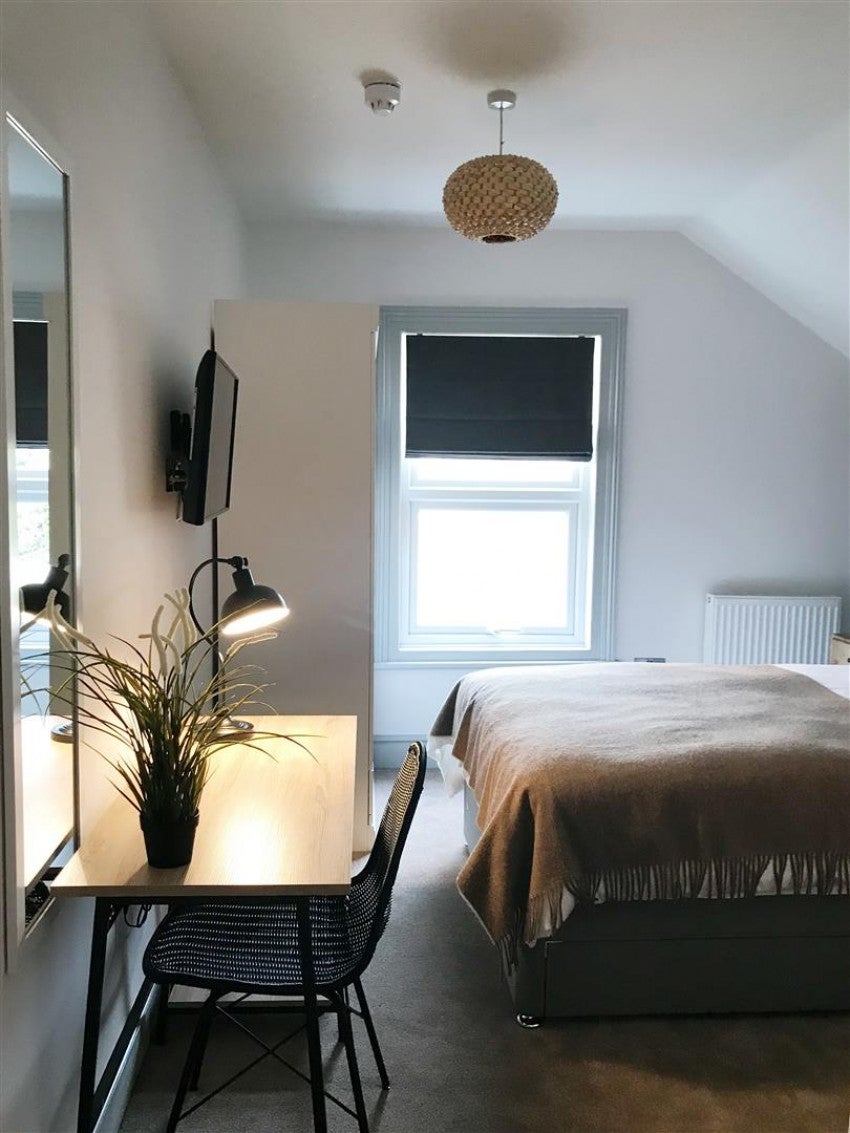 Room Caversham Road in Reading