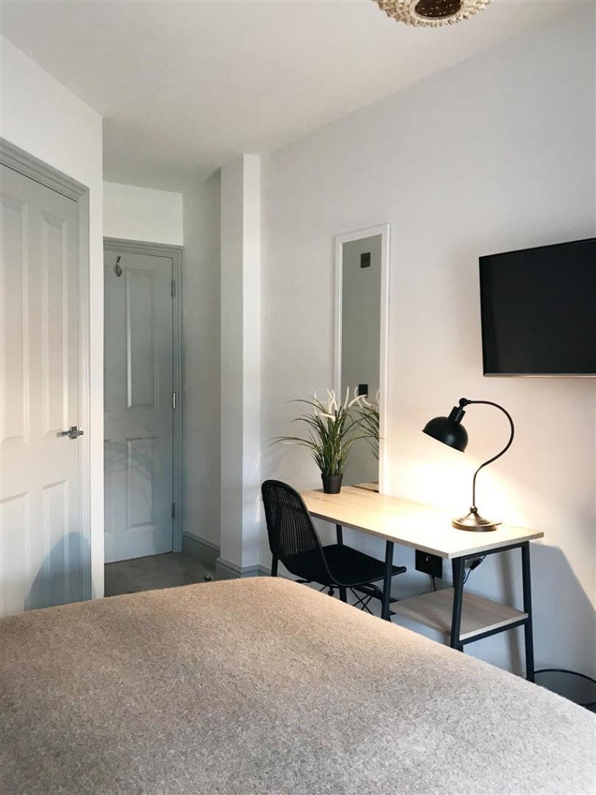Room Caversham Road in Reading