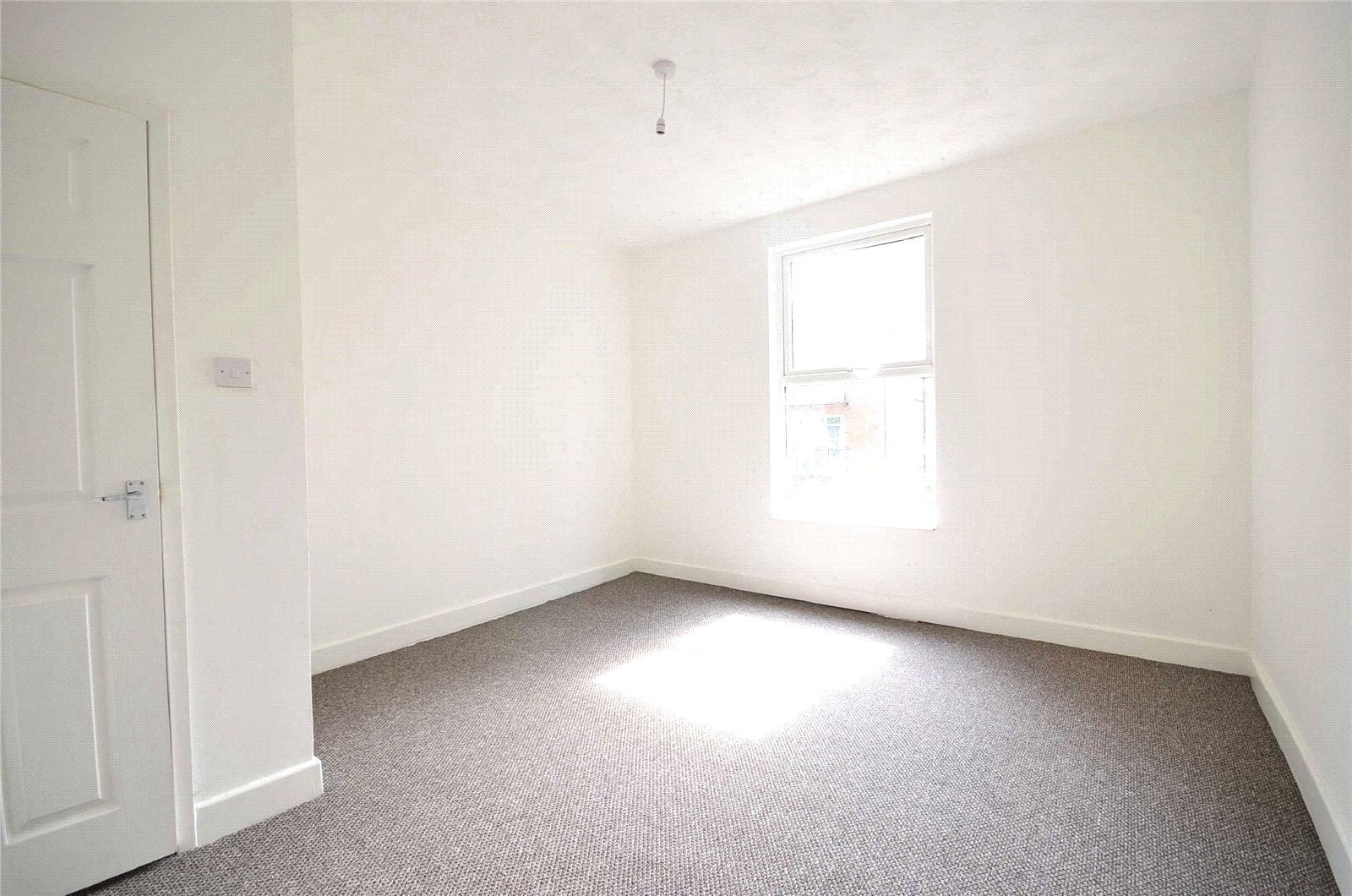 Flat Cresswell Grove in Manchester
