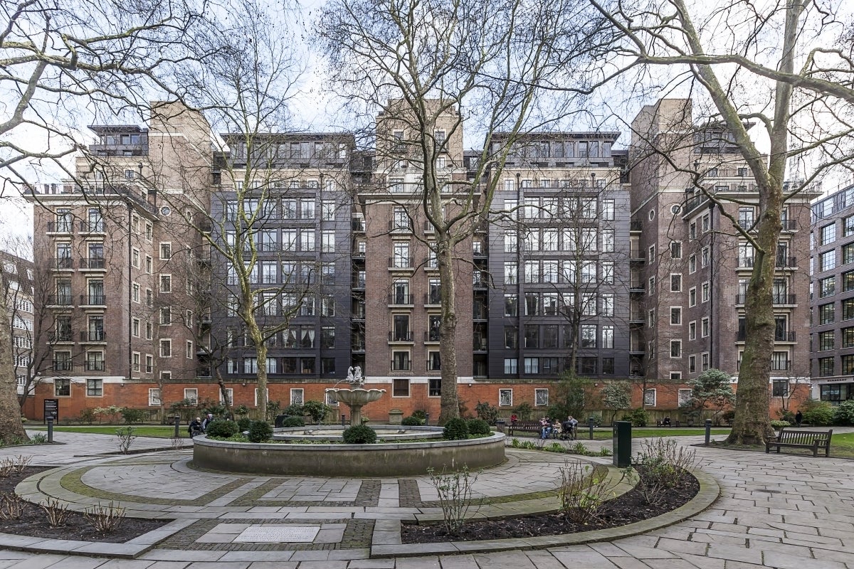 Flat Horseferry Road in City of Westminster