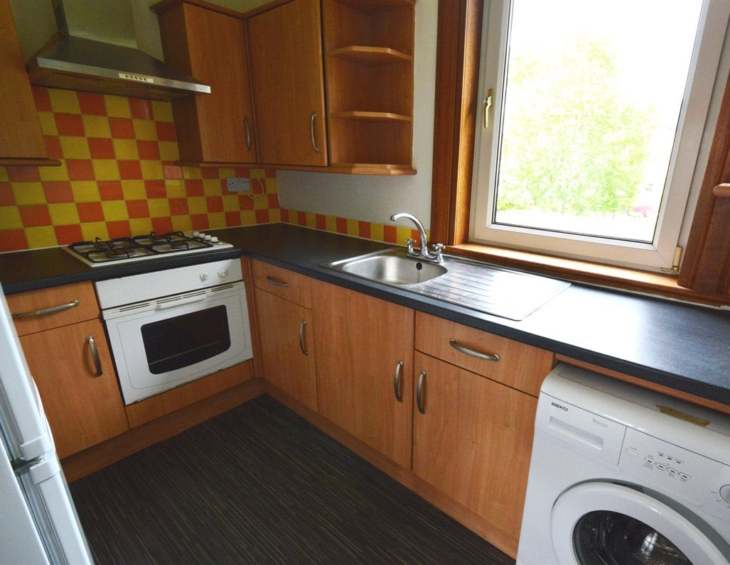 Flat Featherhall Place in City of Edinburgh