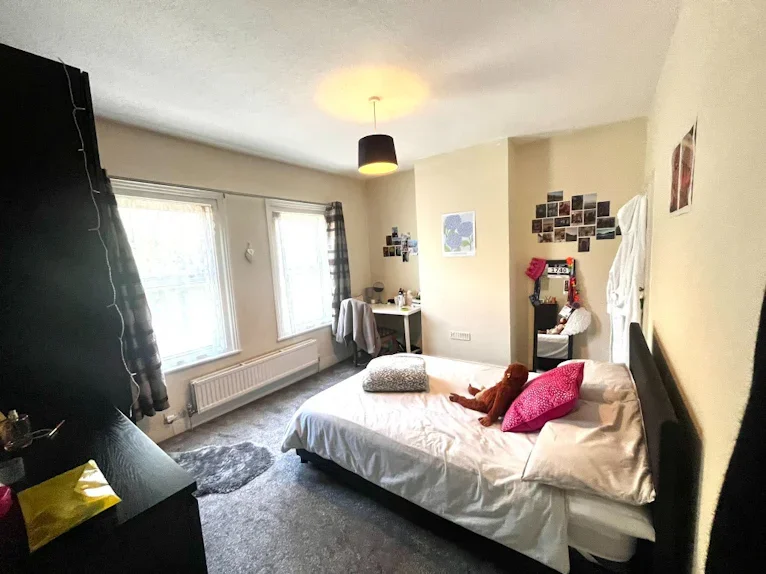Flat Basingstoke Road in Reading