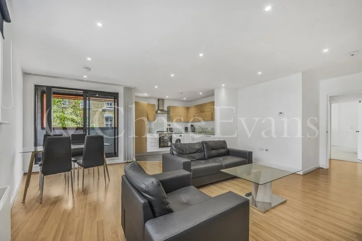 Flat Devons Road in Greater London