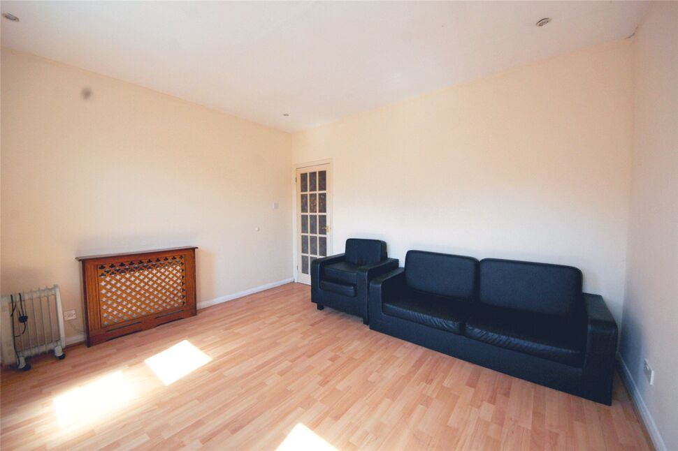 Flat Bignold Road in Greater London