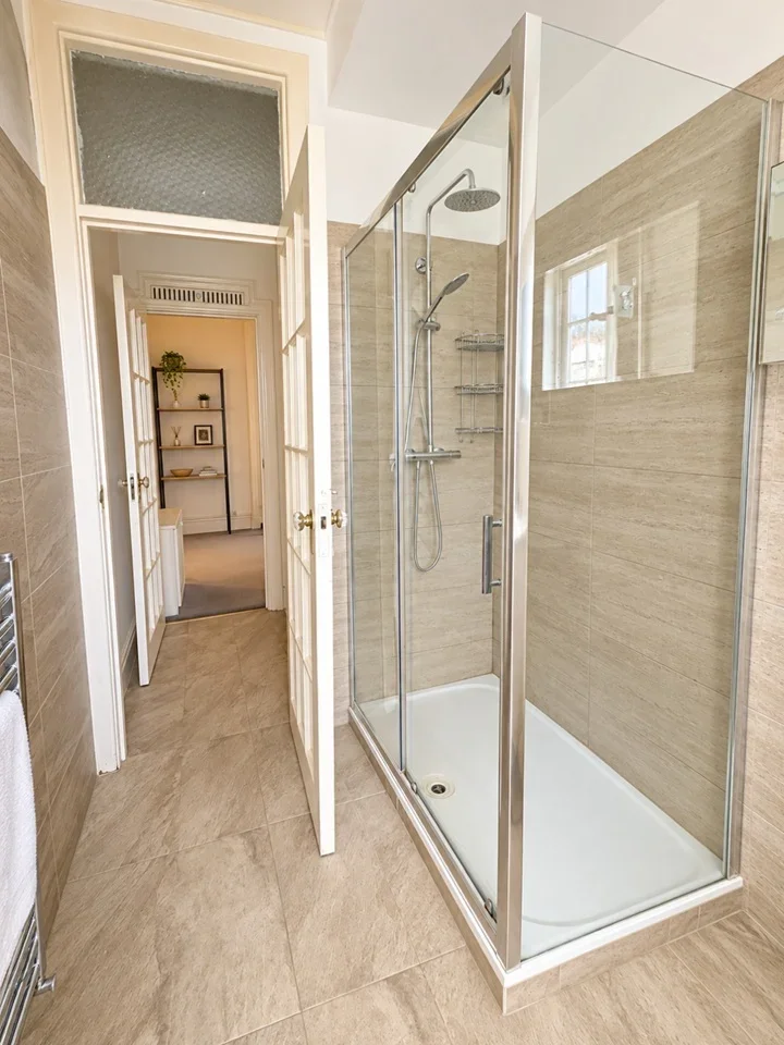 Flat Queensway in City of Westminster