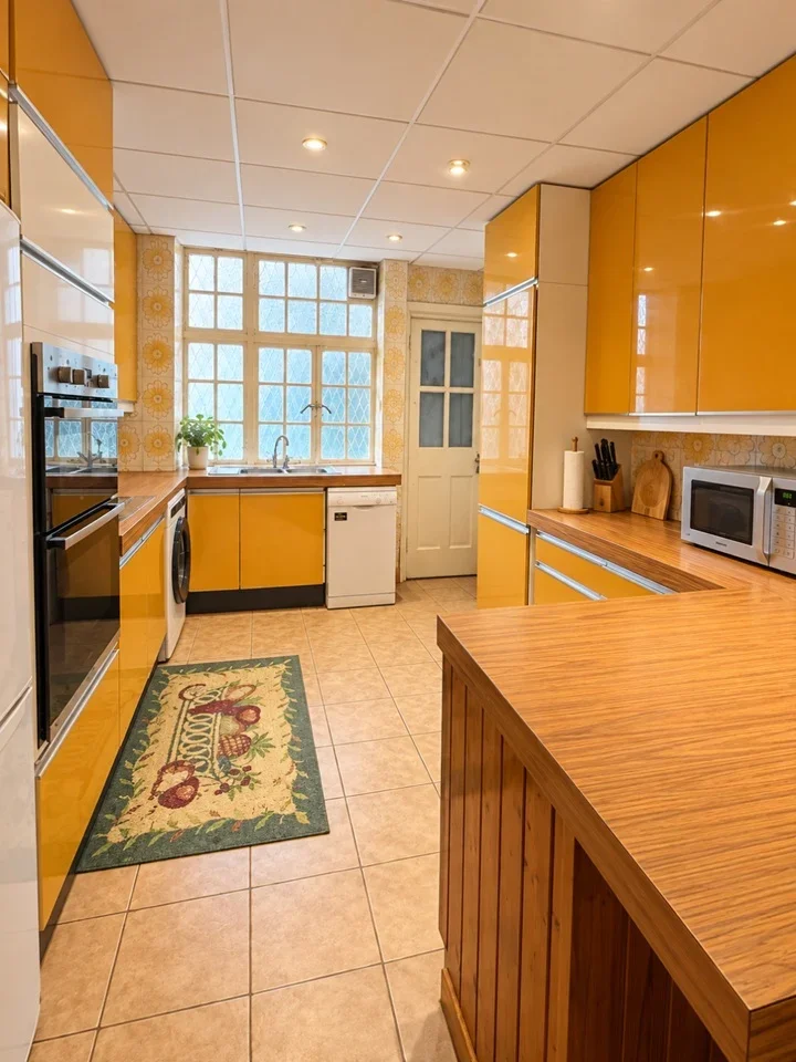Flat Queensway in City of Westminster