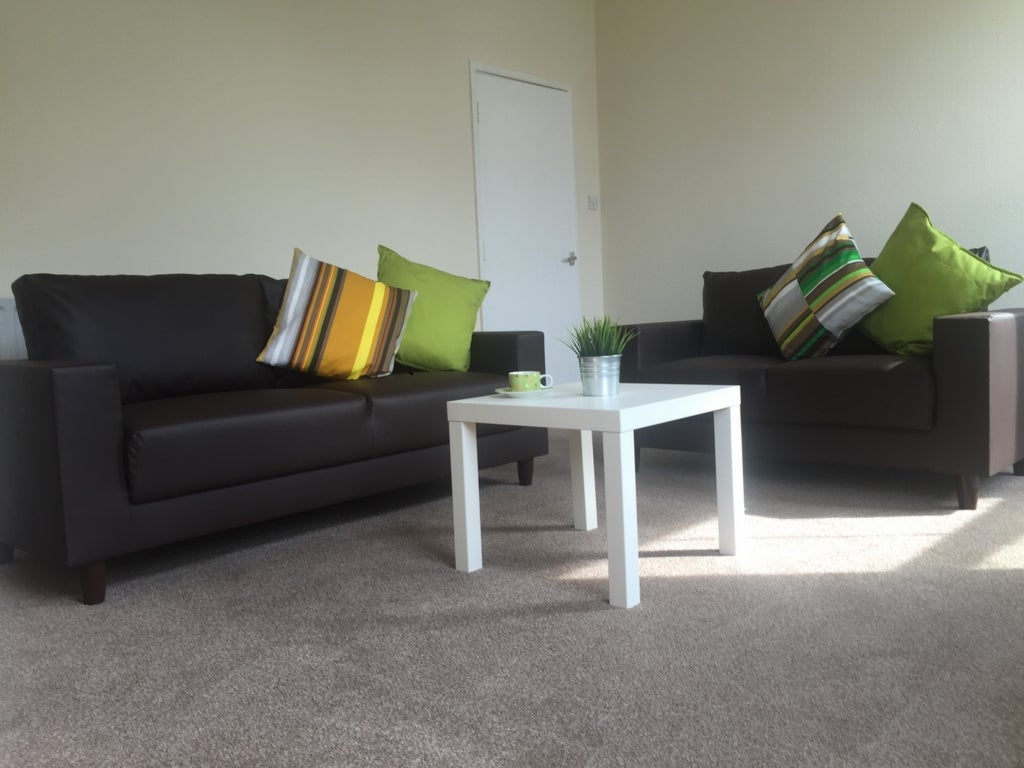 Room Wellington Villas in Nottingham