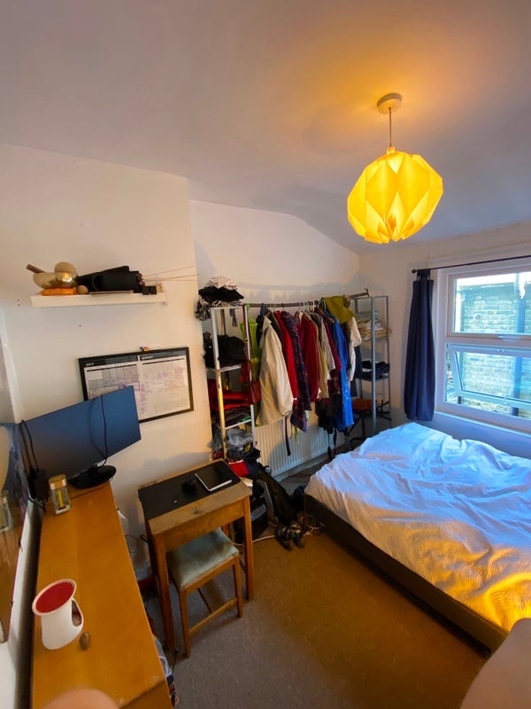 Room Sunnydene Street in Greater London