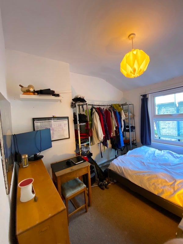 Room Sunnydene Street in Greater London
