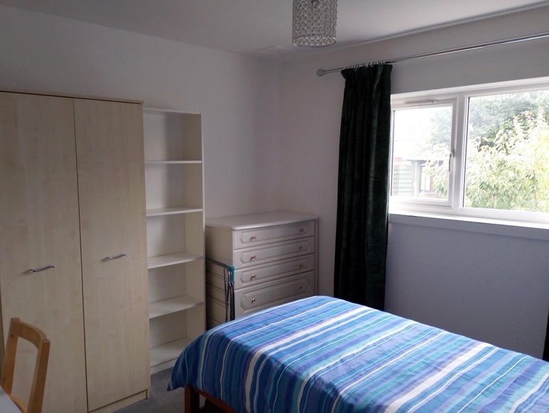 Room Oxgangs Farm Avenue in City of Edinburgh