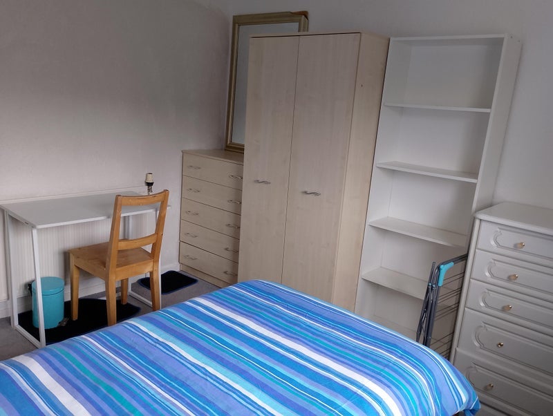 Room Oxgangs Farm Avenue in City of Edinburgh