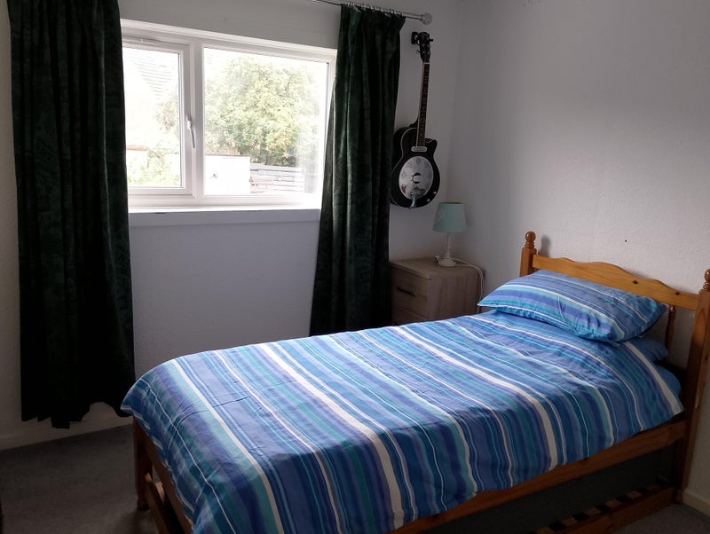 Room Oxgangs Farm Avenue in City of Edinburgh
