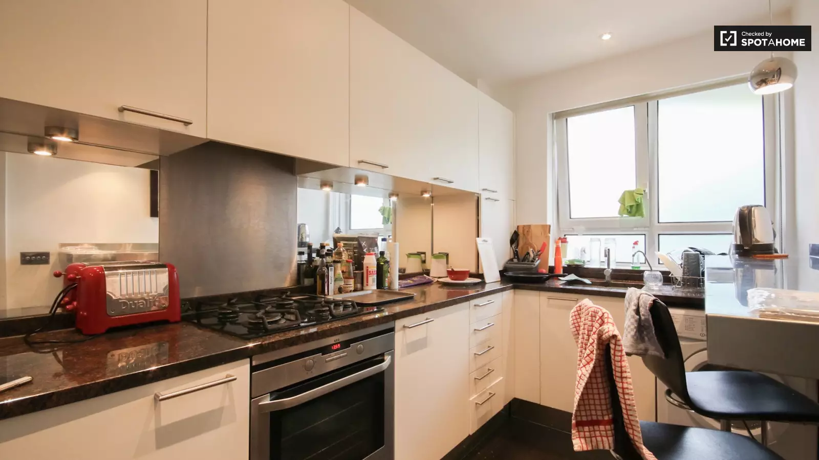 Flat Wiltshire Close in Greater London