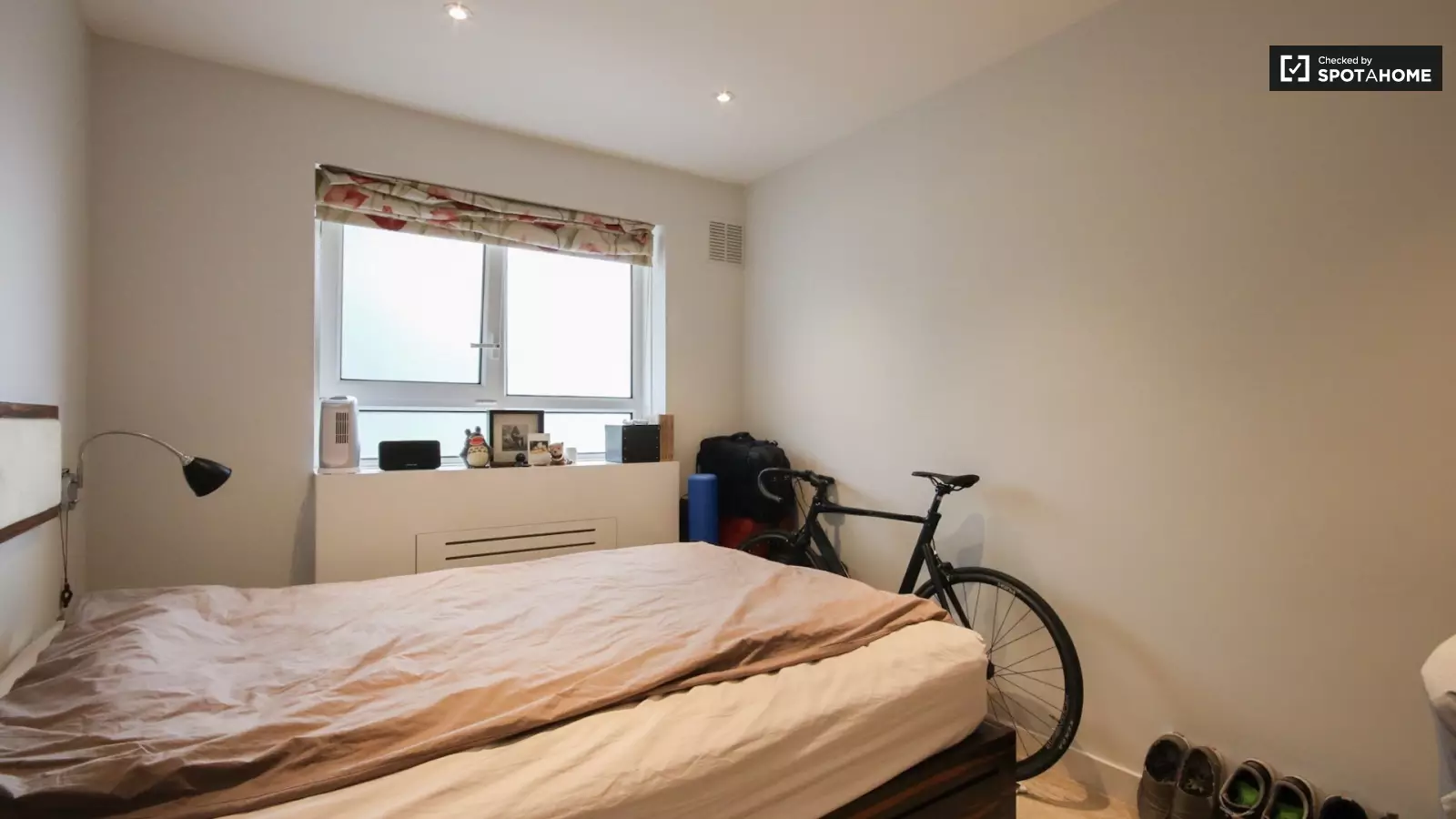 Flat Wiltshire Close in Greater London
