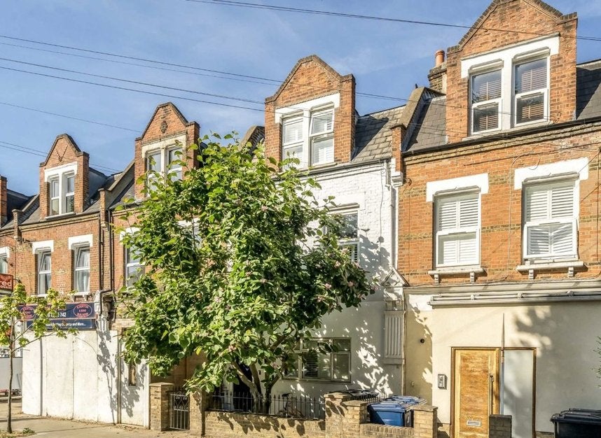 Flat Acton Lane in Greater London