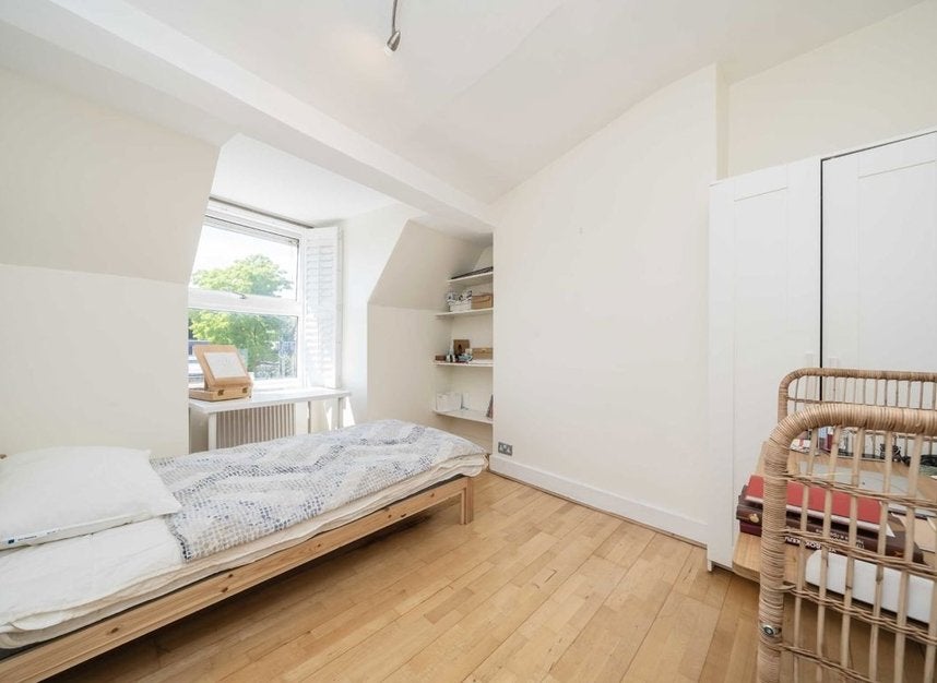 Flat Acton Lane in Greater London