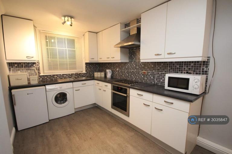 Flat Clarendon Square in Royal Leamington Spa