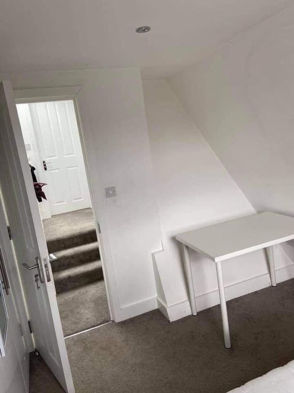 Room Boundary Road in Greater London