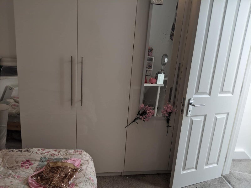 Room Boundary Road in Greater London
