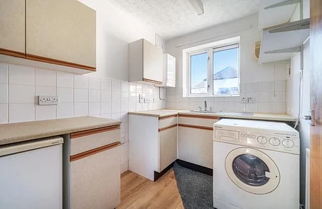 Flat Tilling Crescent in Tylers Green