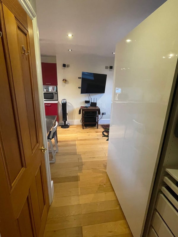 Room Arodene Road in Greater London
