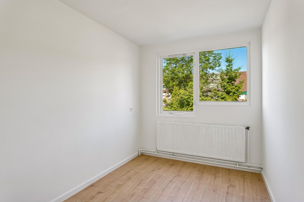 Tussenwoning te koop: Middenhof 302, Almere