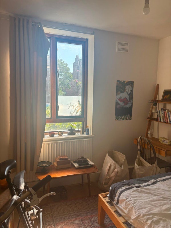 Room Warwick Grove in Greater London