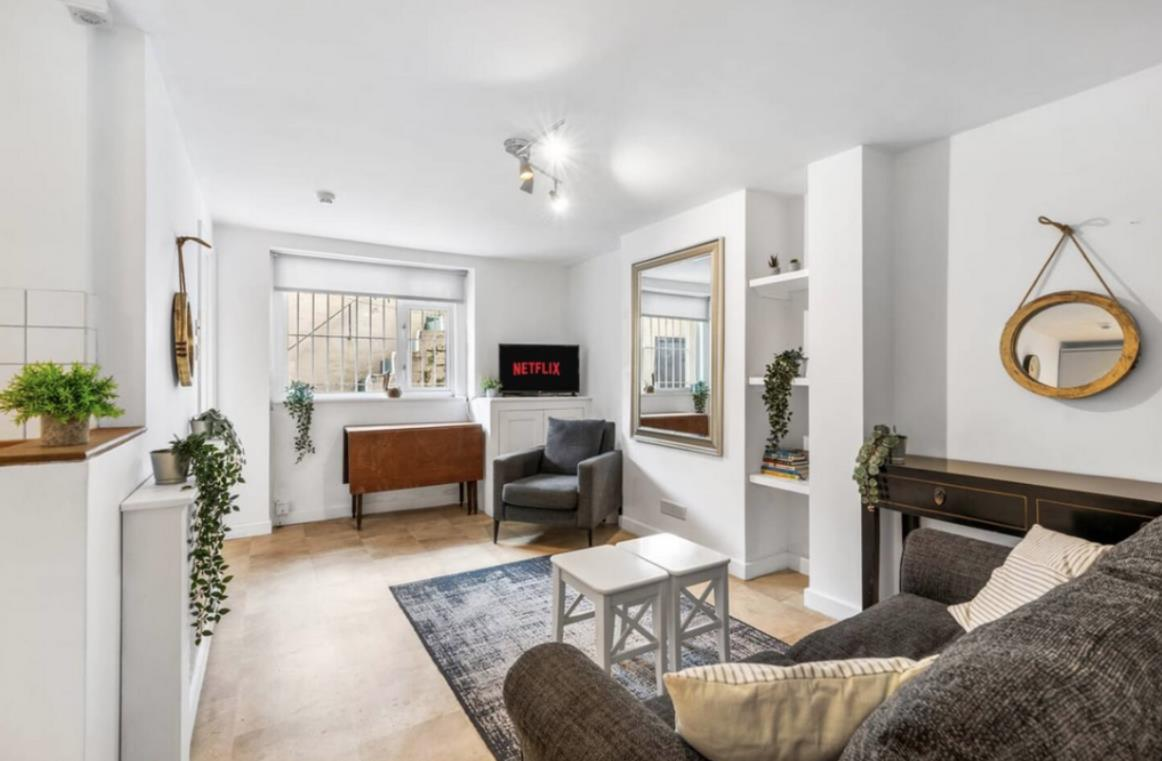 Flat Fulham Road in Greater London