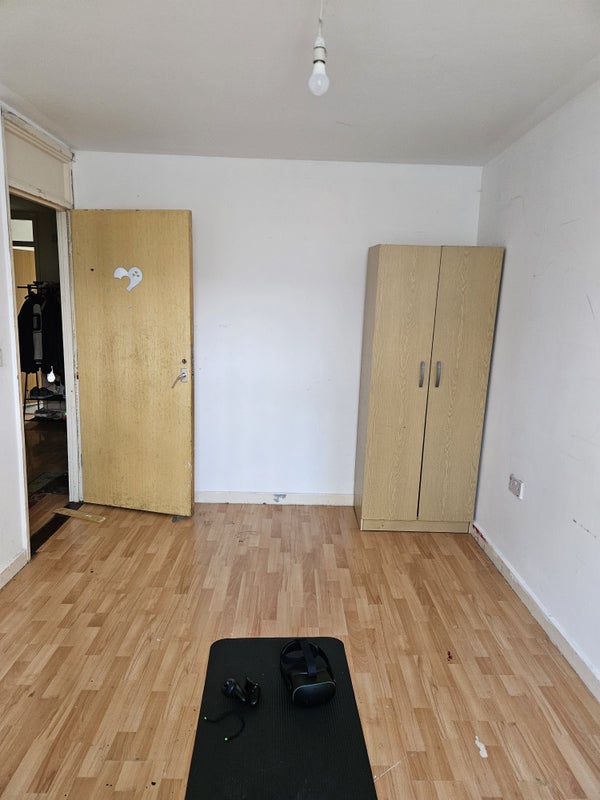 Room Toulon Street in Greater London
