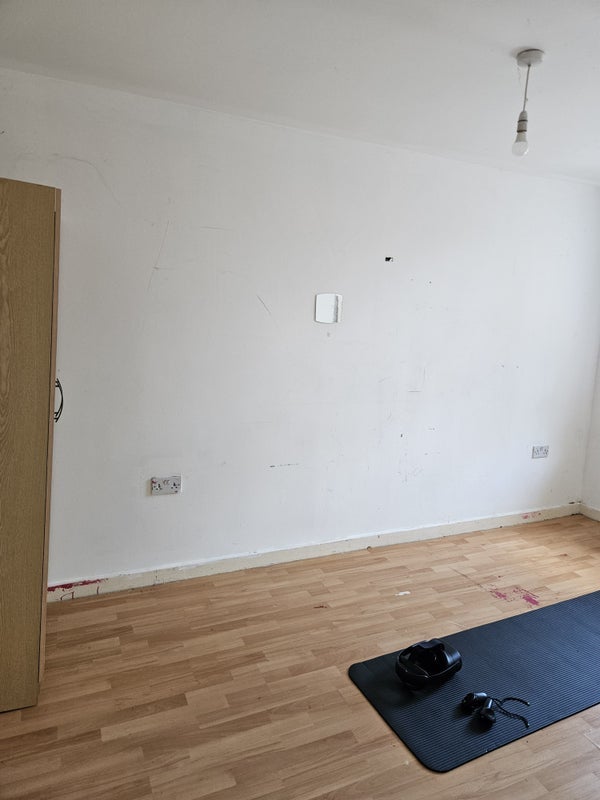 Room Toulon Street in Greater London