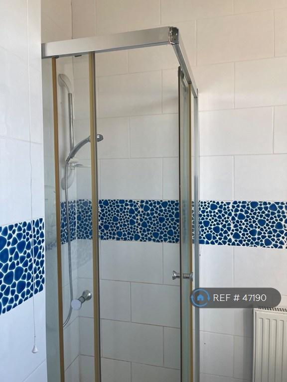 Room Fowey Avenue in Greater London