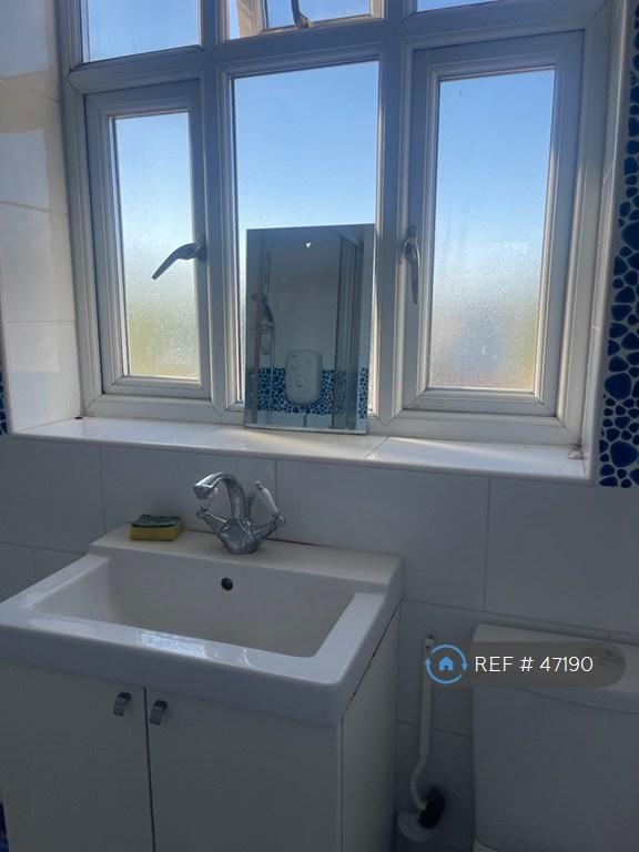 Room Fowey Avenue in Greater London