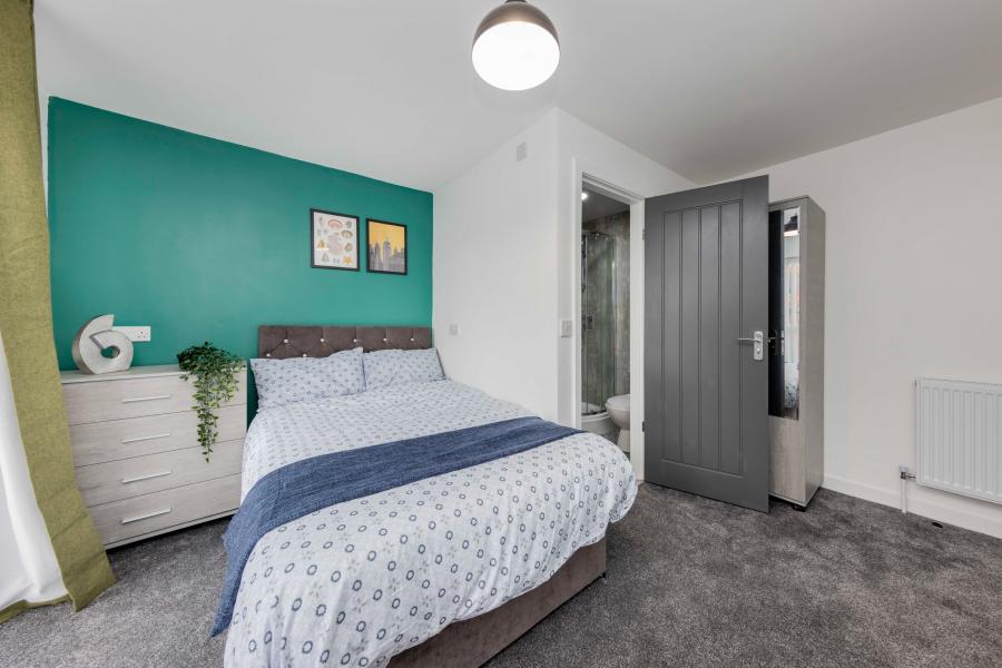 Room Oldham Road in Manchester