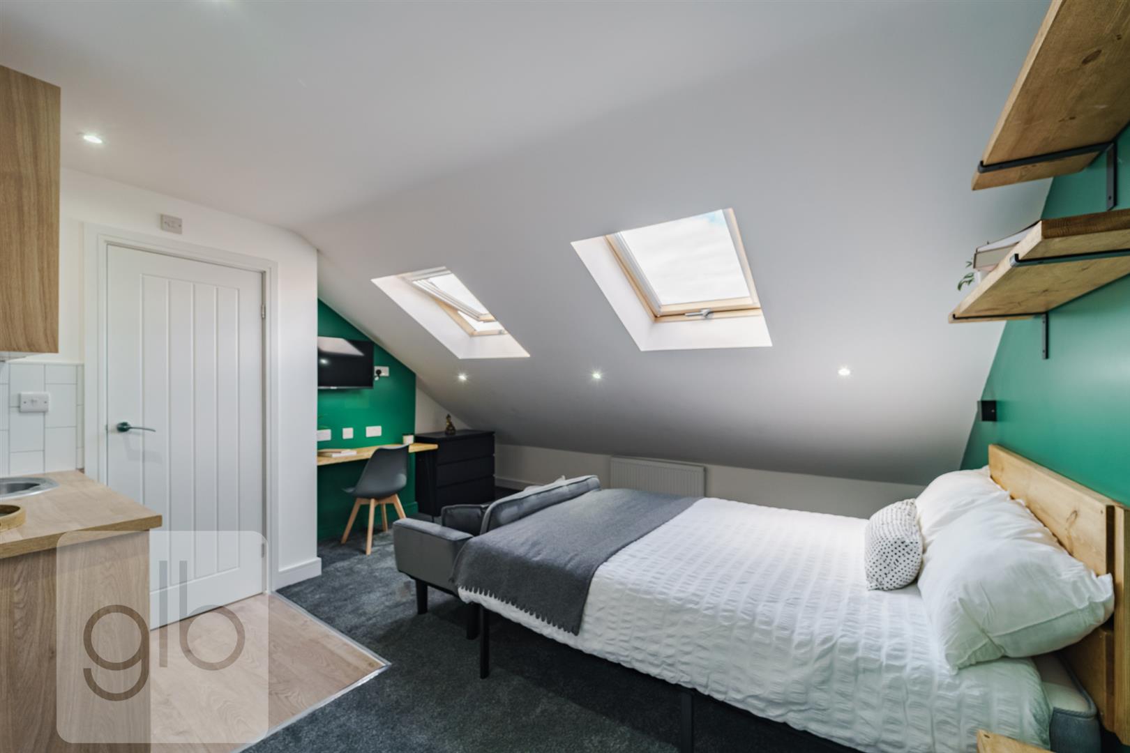 Room Dean Street in Coventry