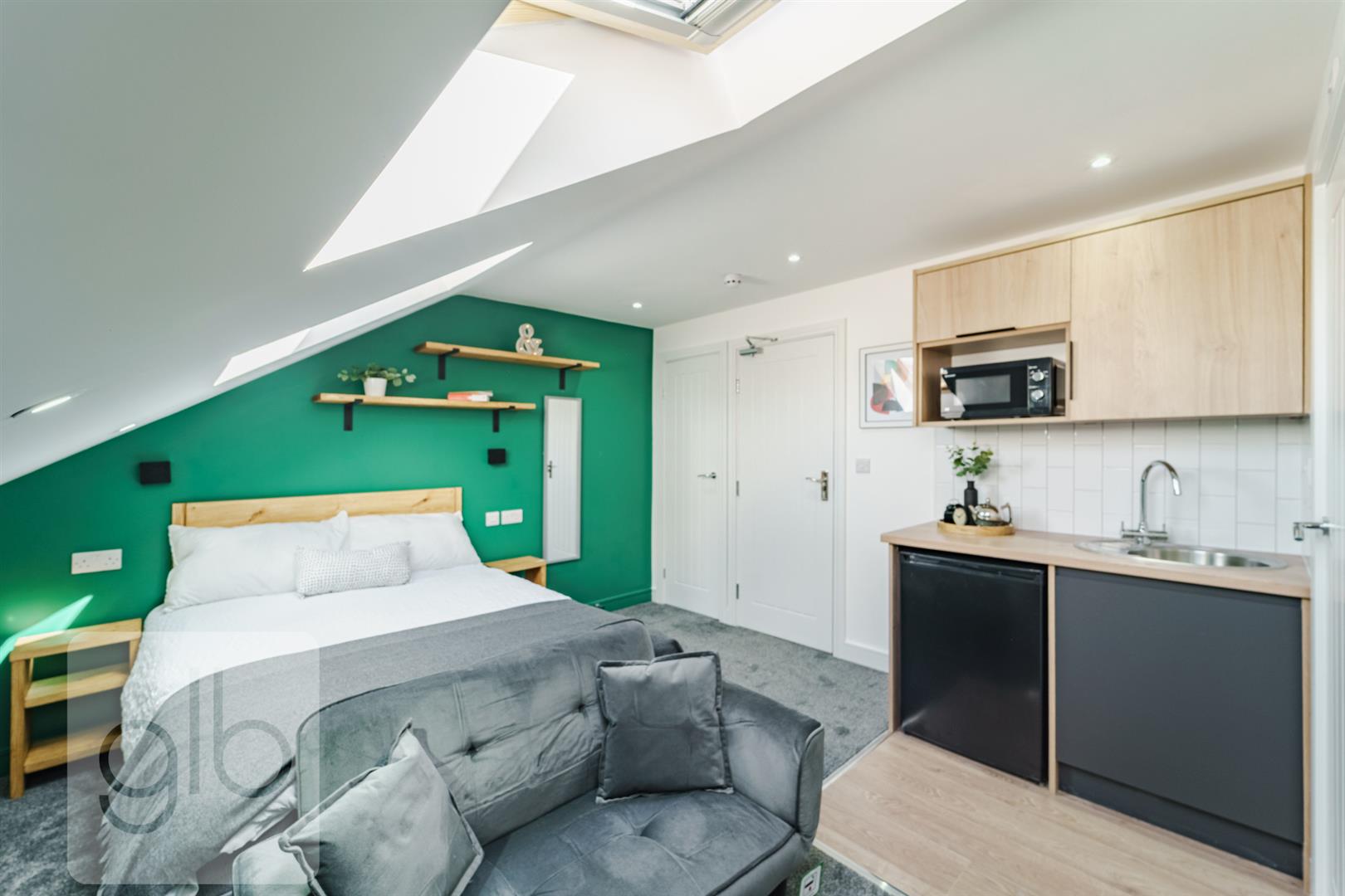 Room Dean Street in Coventry