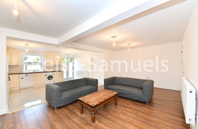 Flat Lockesfield Place in Greater London