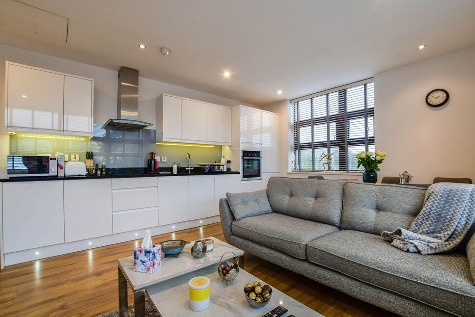 Flat Macclesfield Road in Wilmslow