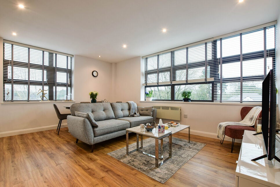 Flat Macclesfield Road in Wilmslow