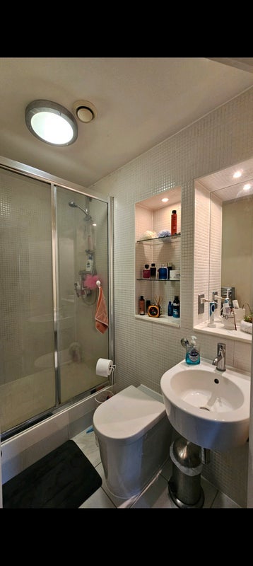 Room Drayton Park in Greater London
