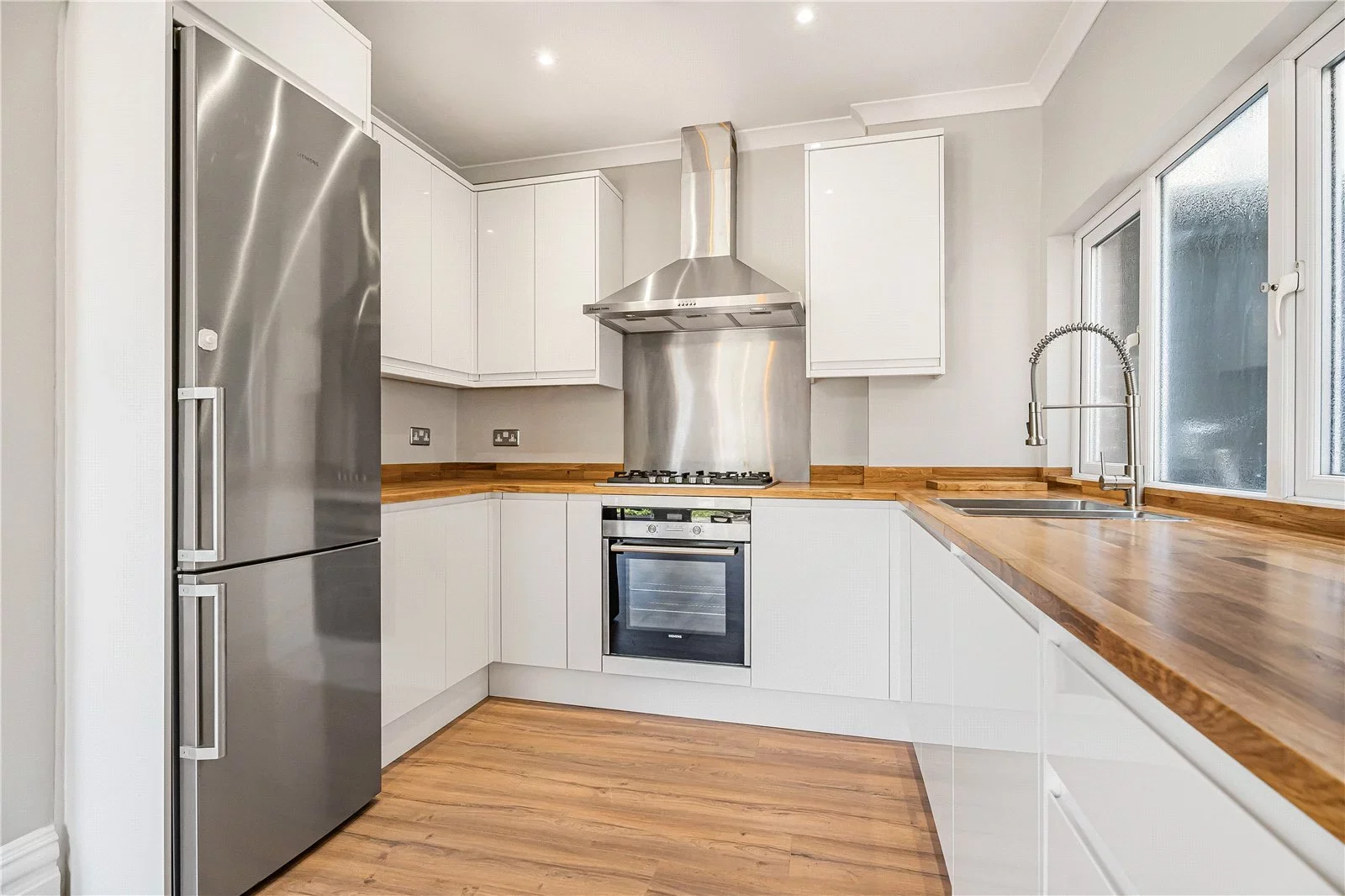 House Chandos Avenue in Greater London