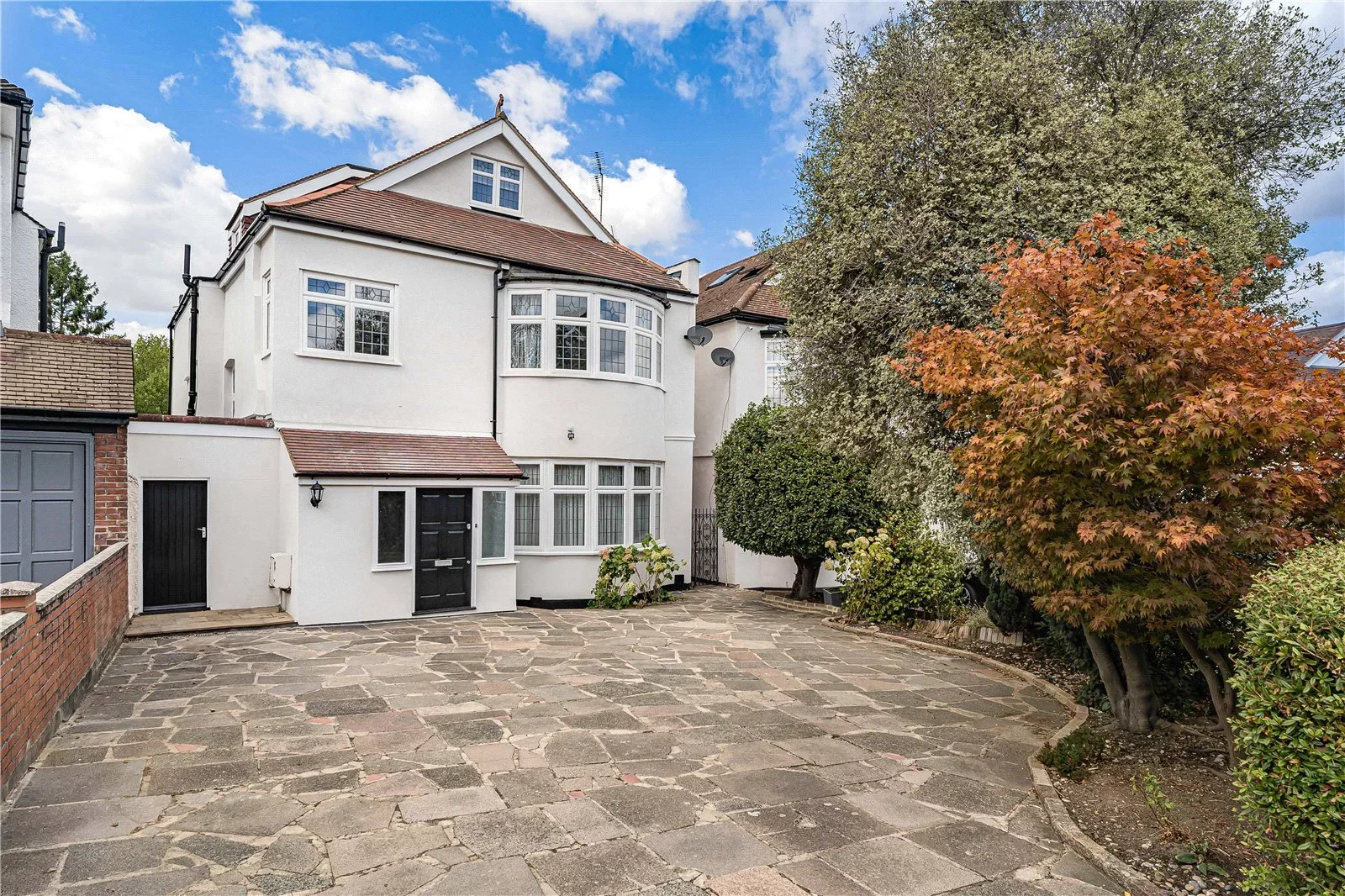 House Chandos Avenue in Greater London
