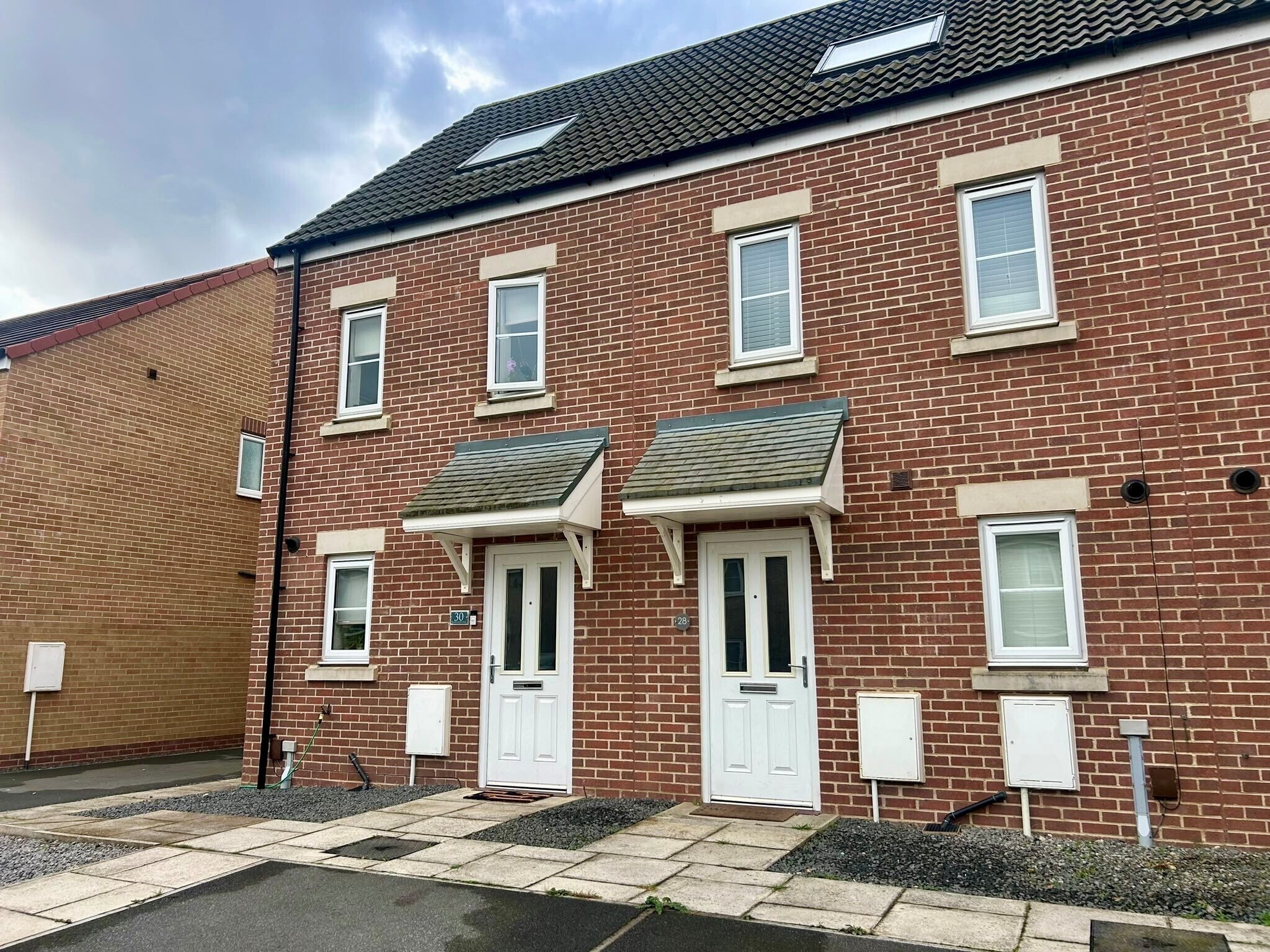 House Runnymede Way in Brompton