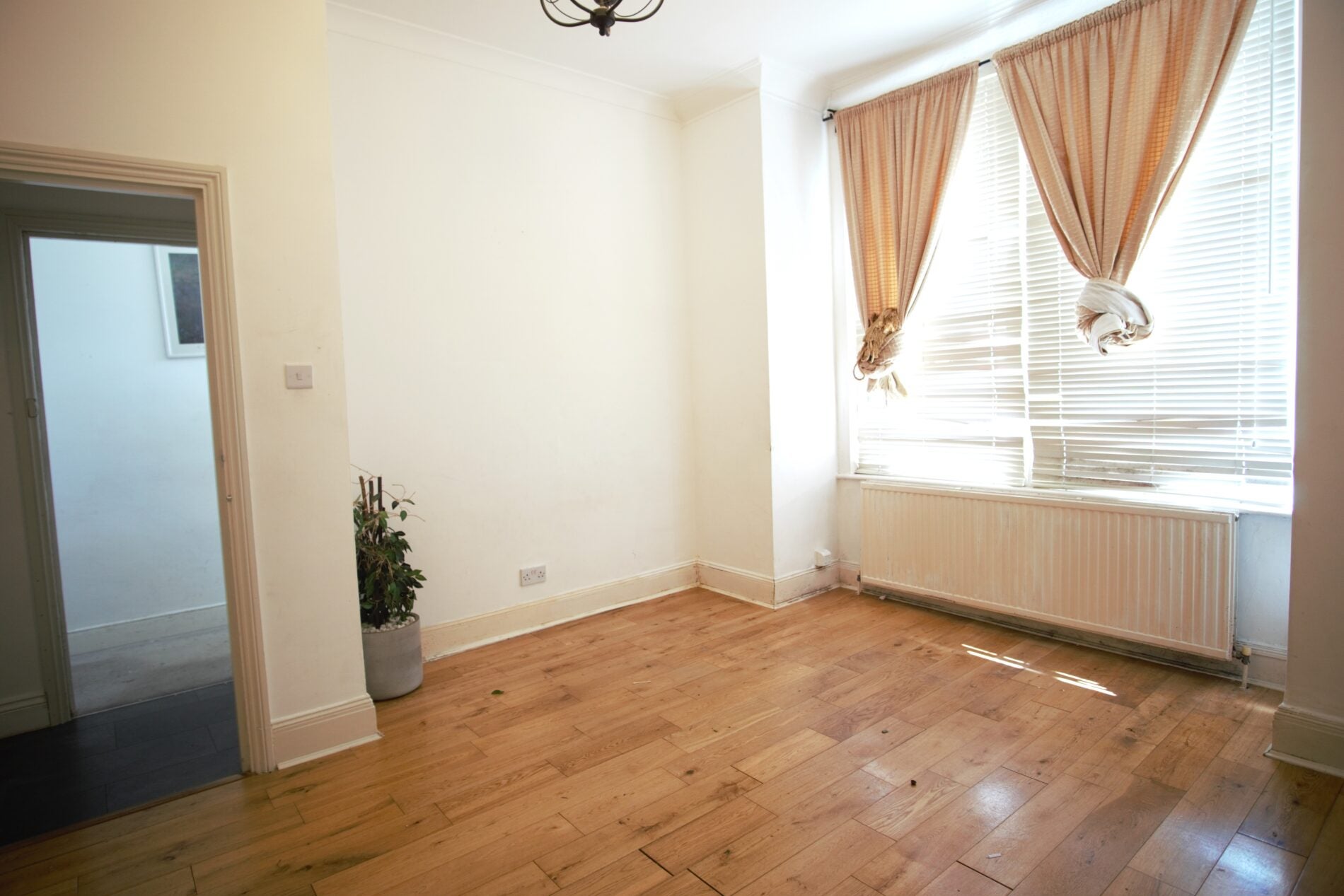 House Larch Road in Greater London