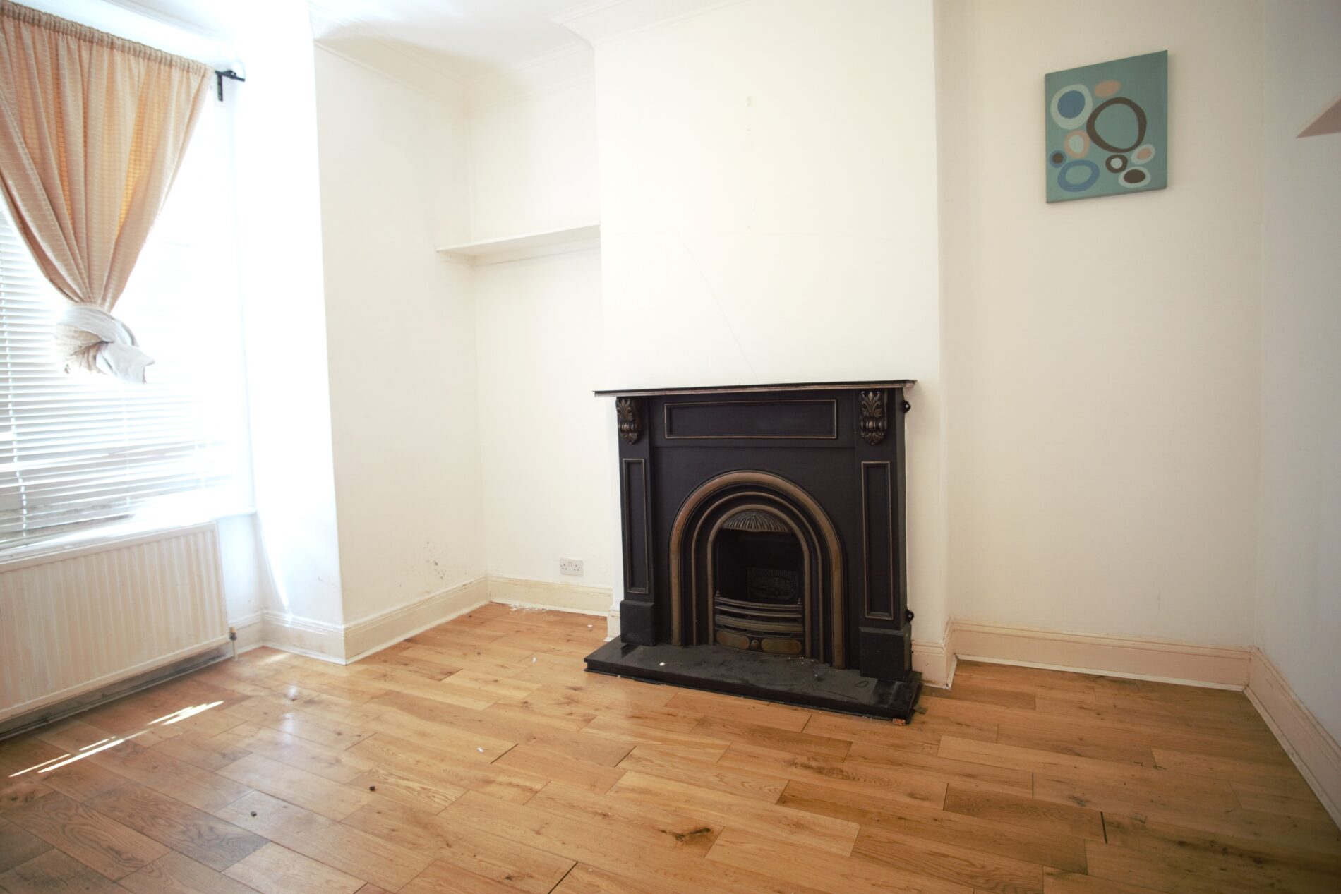 House Larch Road in Greater London