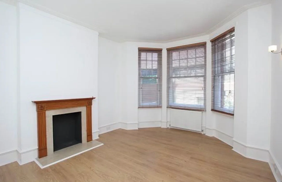 Flat Lower Richmond Road in Greater London